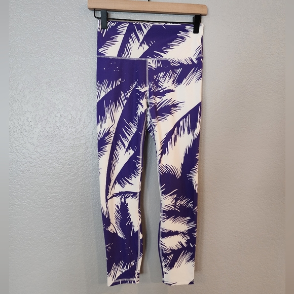 Fabletics Oasis PureLuxe High-Waisted 7/8 Legging - Picture 2 of 8